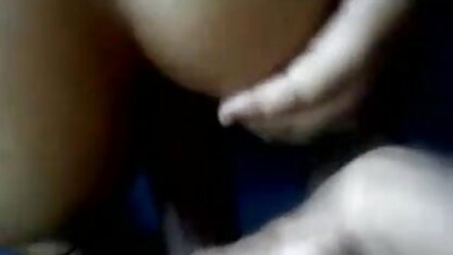 एक नग्न महिला एक होटल में सोती है और एक आदमी अपने सेक्सी फिल्म हिंदी वीडियो मूवी नग्न शरीर को उतार देता है