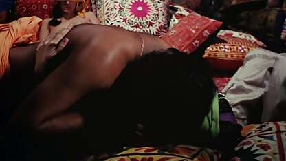 दबंग औरत सेक्सी मूवी हिंदी में फिल्म वर्चस्व बनाता है उसे चूसना उसे पट्टा डिल्डो